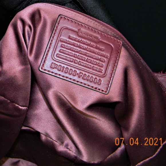 COACH QUILTED CARRIE PARK BAG - Picture 9 of 9